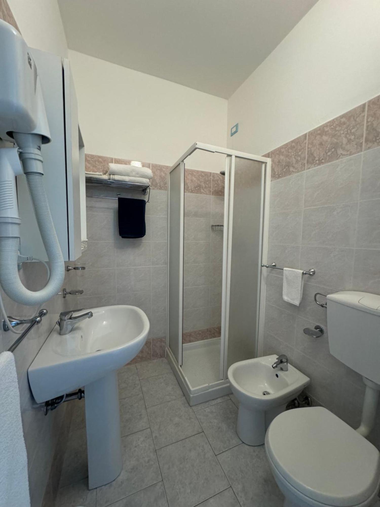 Hotel Bagno Stella Del Mare Marina Di Carrara Eksteriør billede